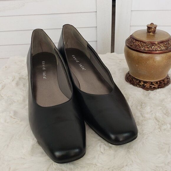 NWOT David Tate Low Heel Black Leather Pumps Size 12 - Picture 1 of 9